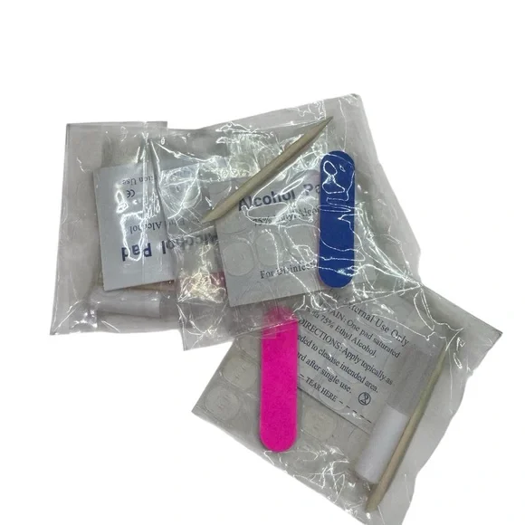 Pink and Gold Press-On Nails - Picture 5 of 5